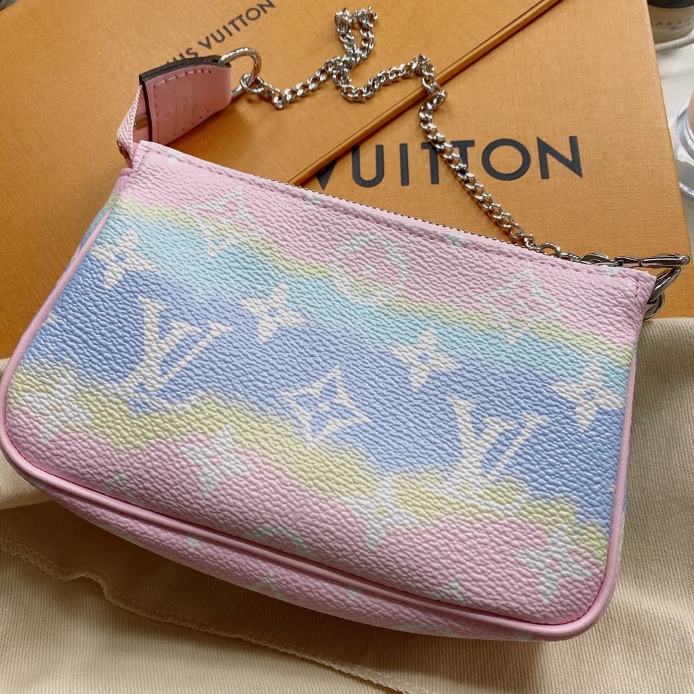LV mini pochette limited edition